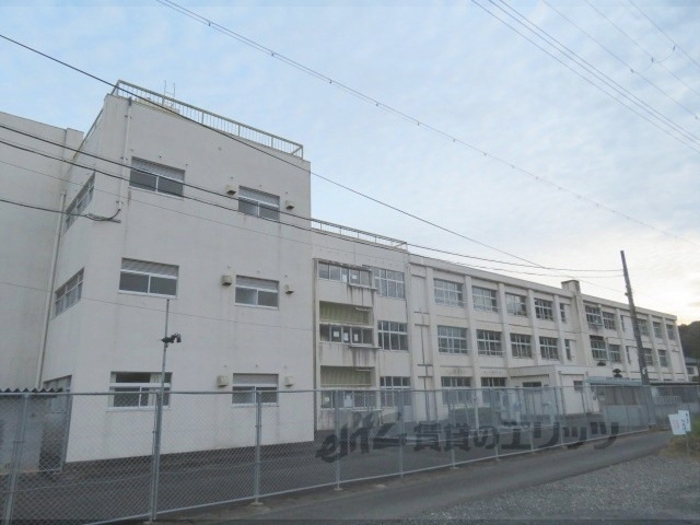 中学校　豊里中学校（中学校）まで3300m