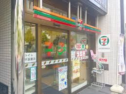 コンビニ　セブンイレブン 小伝馬町駅前店（コンビニ）まで89m