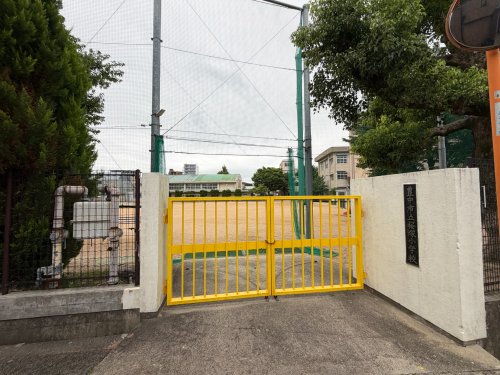 小学校　豊中市立桜塚小学校（小学校）まで415m