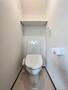 トイレ　温水洗浄便座付きのトイレです。