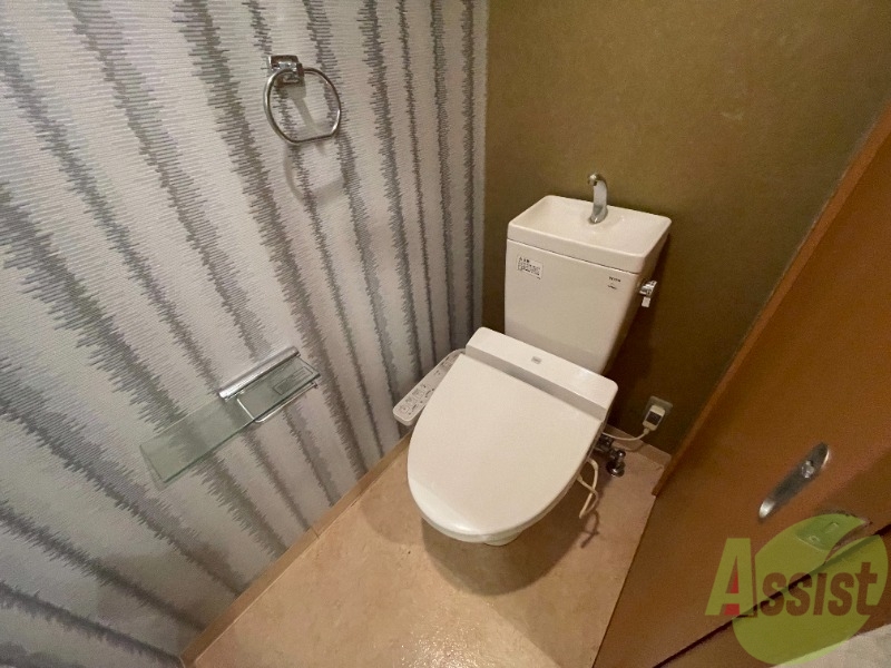 トイレ　こちらのトイレは嬉しいウォシュレット機能付きですよー。