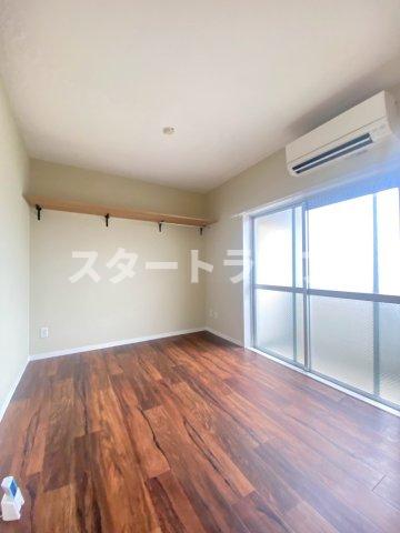 阪急千里線 吹田駅 徒歩9分 4階建 築42年の居間写真