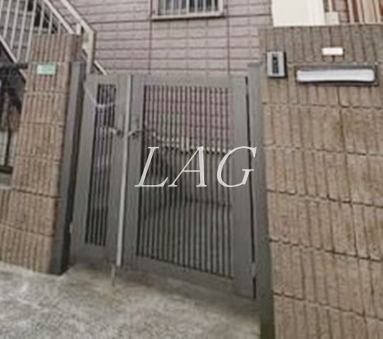 東急東横線 学芸大学駅 徒歩4分 3階建 築24年の外観写真