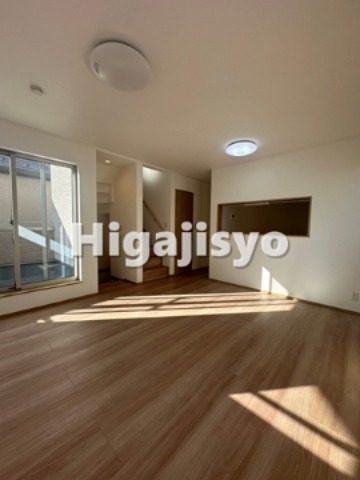 グランソフィア前地イーストの居間写真