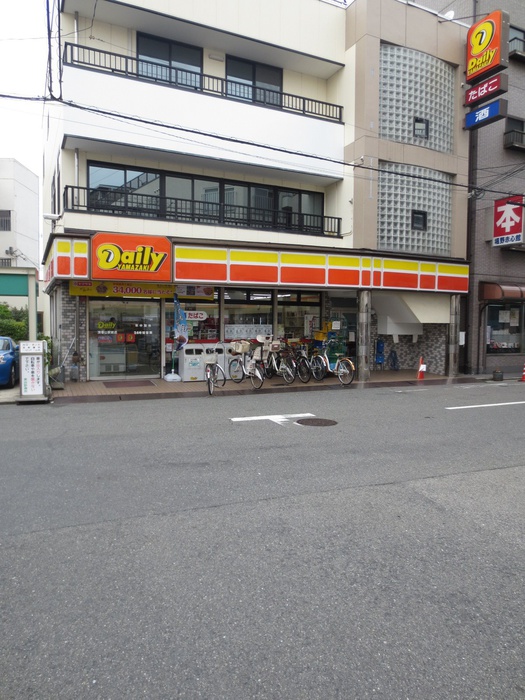 コンビニ　デイリーヤマザキ浅香山駅前店（コンビニ）まで240m