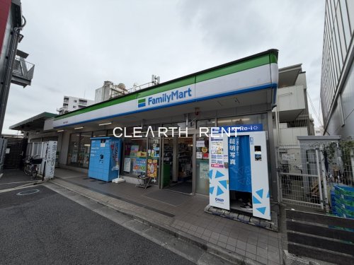 コンビニ　ファミリーマート 雑色駅広場前店（コンビニ）まで786m