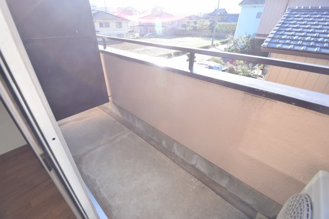 バルコニー　南向きで日当たり良好です。