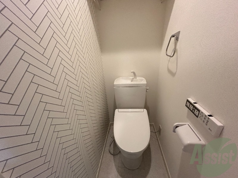 トイレ　トイレはウォシュレット機能が付いています。