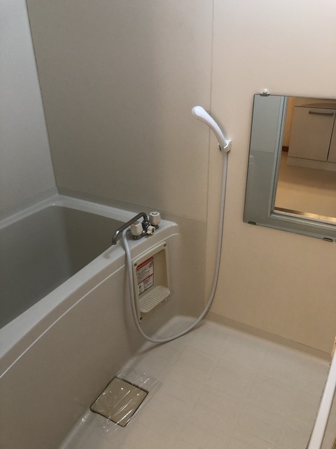 熊本市南区 4階建 築22年の風呂写真