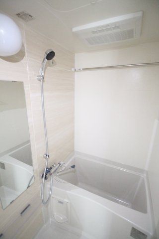 バス・シャワールーム　（別タイプ参考写真）ＣＲＥＳＴ　ＴＡＰＰ東十条　北区神谷２