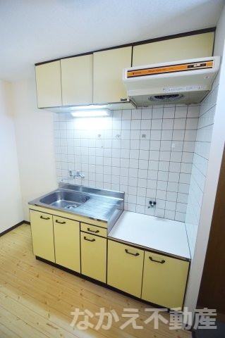 ＪＲ牟岐線 南小松島駅 徒歩10分 2階建 築30年のキッチン写真