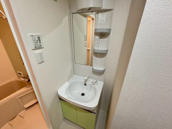 月光江波東参番館の内装写真