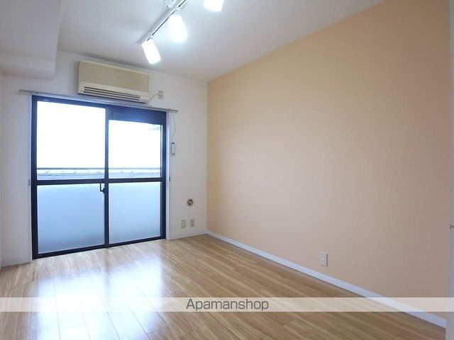 エトワール暁町の居間写真