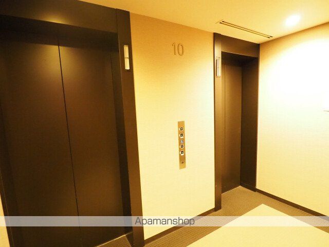 ＪＲ総武線 四ツ谷駅 徒歩3分 11階建 築18年の外観写真