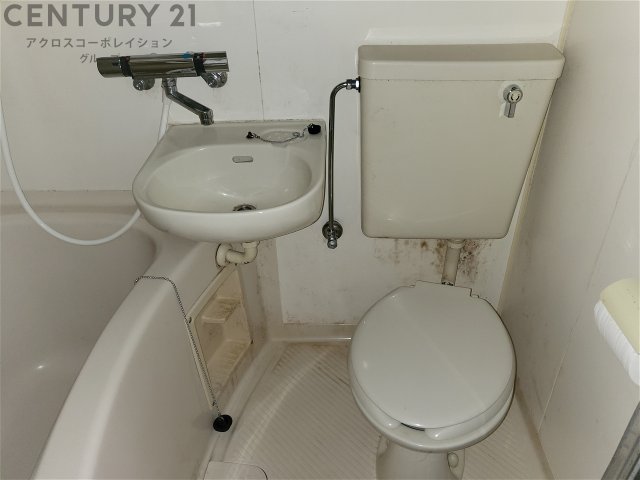 トイレ　浴室内にトイレがあります♪