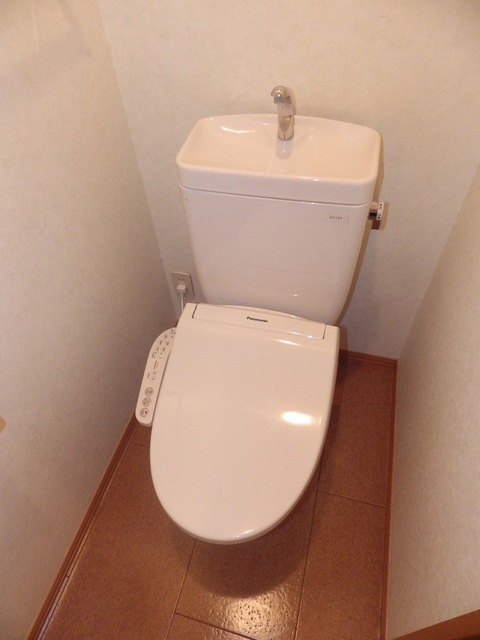 トイレ　ウォシュレット付