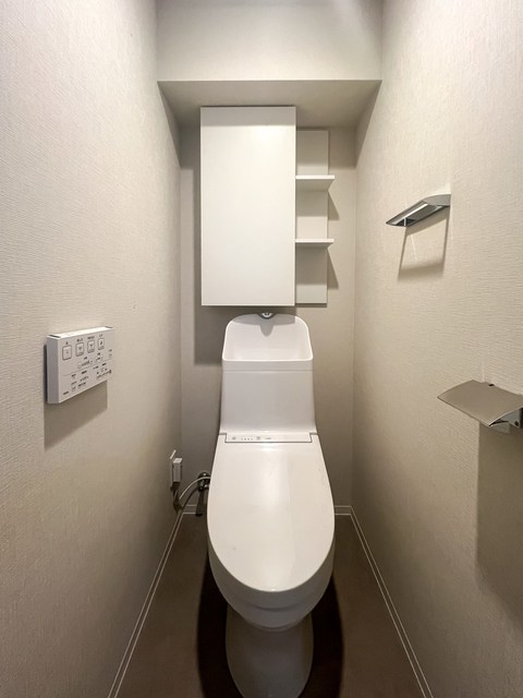 トイレ　※写真は同タイプ住戸です。