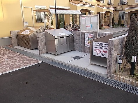 エントランス　ゴミ置き場♪
