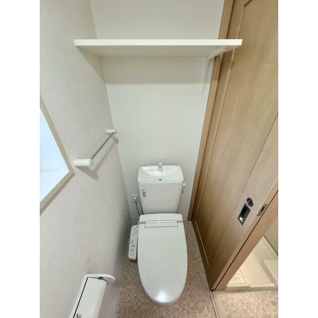 トイレ　クリーニング前の写真です。