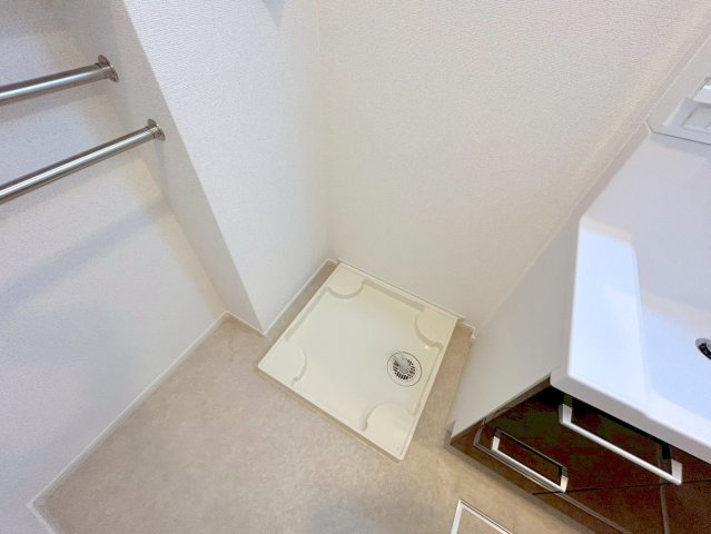 その他設備　嬉しい室内洗濯機置場。これで洗濯機も長持ちしますね。