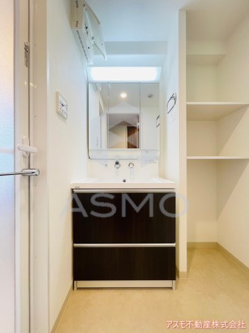 洗面設備　同マンション別部屋　参考写真