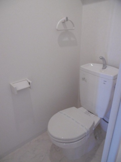グラビスコート広島駅前通りのトイレ写真