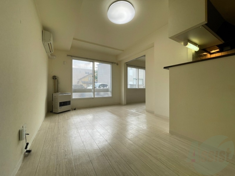 居室・リビング　明るいお部屋は気持ちよく過ごせそうですね。
