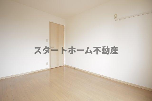 その他部屋・スペース　広くて明るい寝室