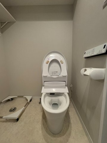 小田急線 生田駅 徒歩10分 2階建 築4年のトイレ写真