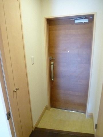 玄関　※別部屋参考写真※