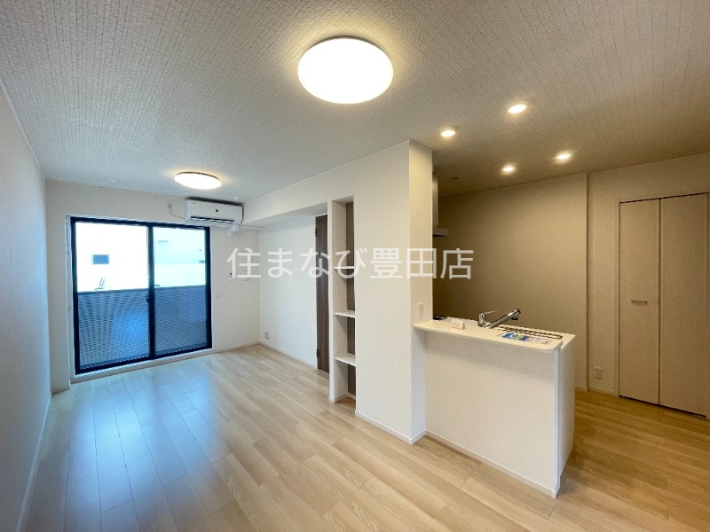 居室・リビング　同型別部屋写真
