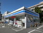 コンビニ　ローソン行徳支所前店（コンビニ）まで111m
