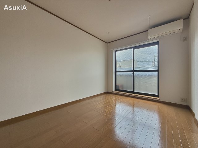 居室・リビング　別タイプのお部屋の写真です