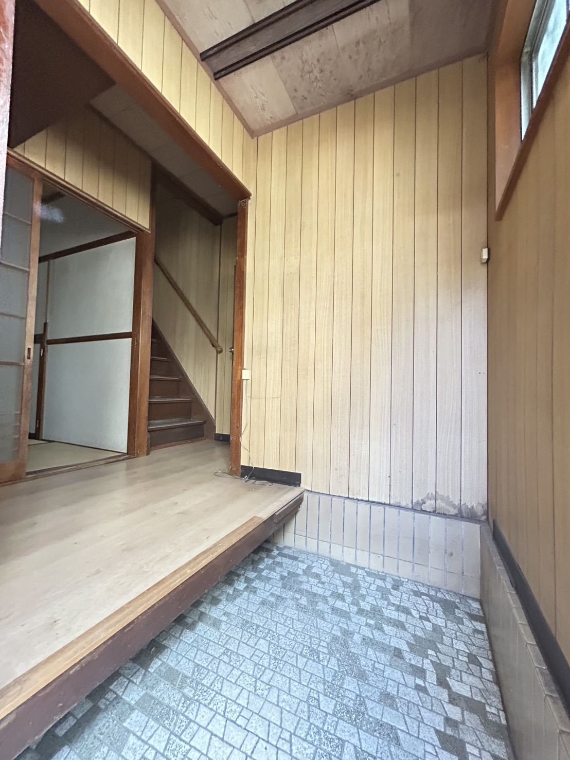 東垂水2丁目戸建の玄関写真