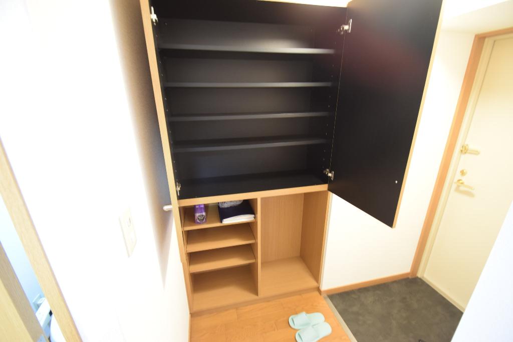 玄関　下駄箱