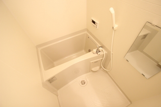 バス・シャワールーム　※別部屋の写真です