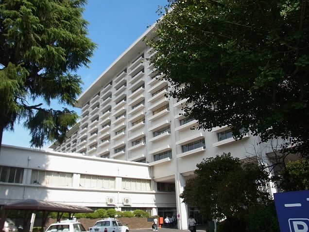 病院　東京慈恵会医科大学附属第三病院（病院）まで898m