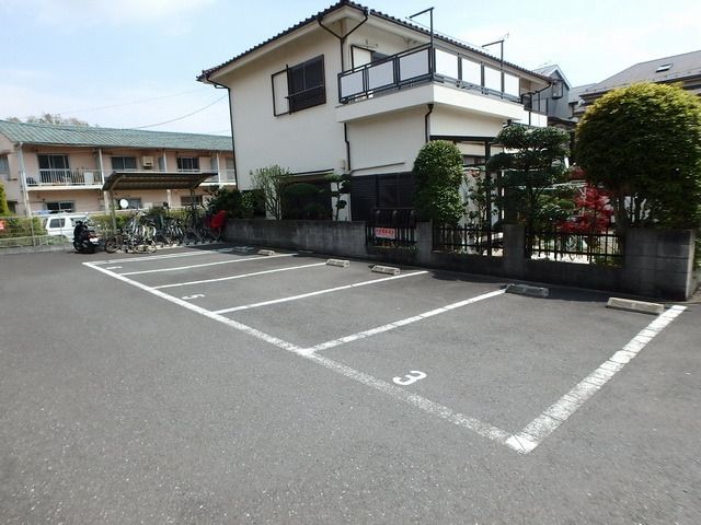 駐車場　★広くて止めやすい駐車場ですよ♪★