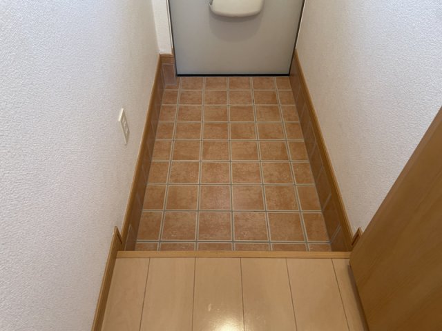 サンフローラBの玄関写真