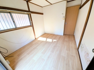東栄荘の居間写真
