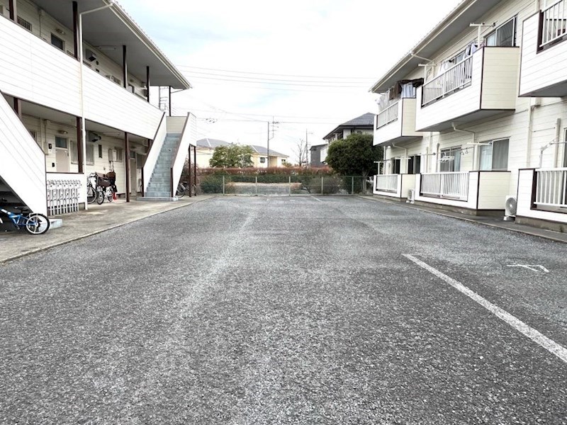 駐車場　敷地内駐車場（空き要確認）