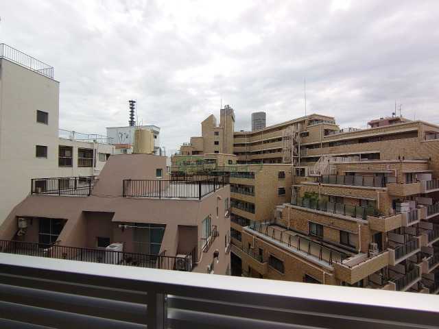 眺望　市谷台町坂フロント