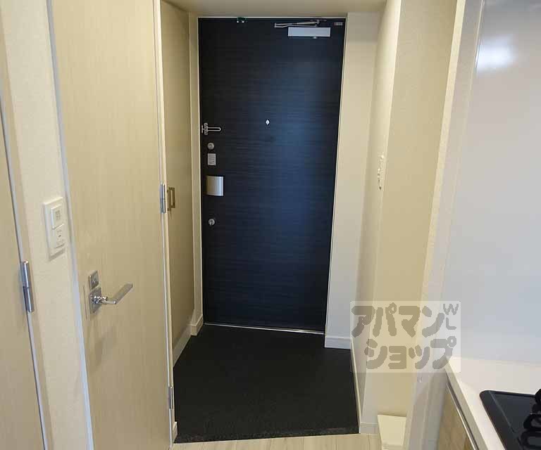 プレデコート西京極の玄関写真