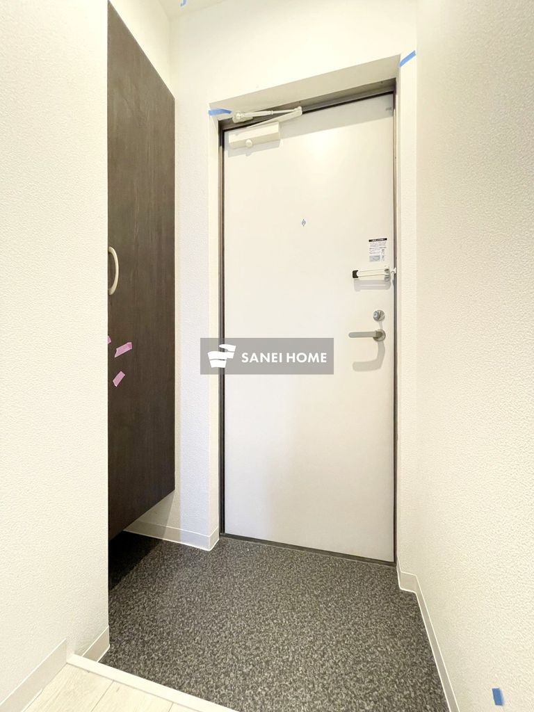 ジーメゾン新狭山駅前の玄関写真