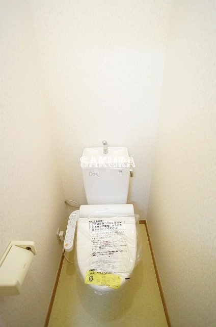 トイレ　落ち着いた色調のトイレです♪