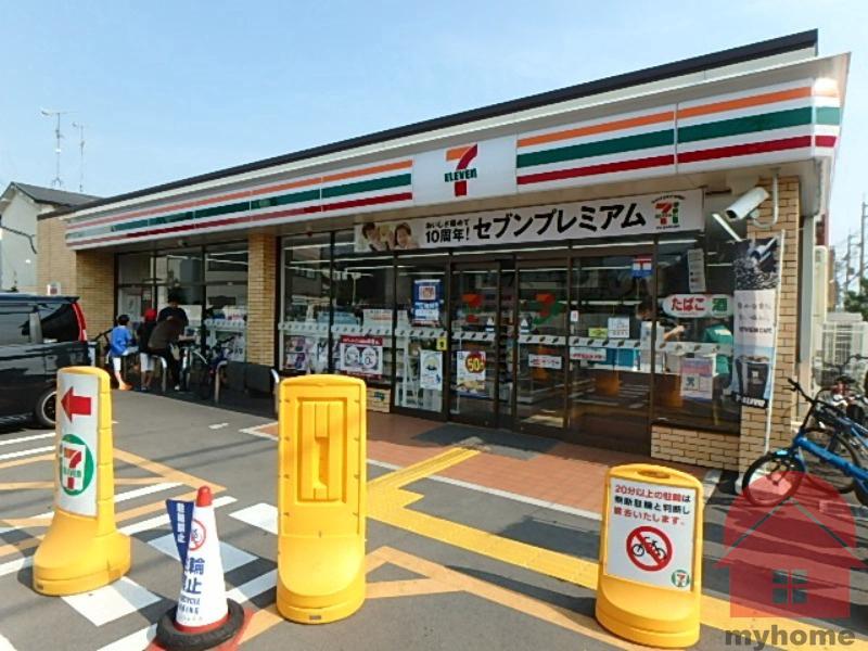コンビニ　セブンイレブン川西下加茂1丁目店（コンビニ）まで128m