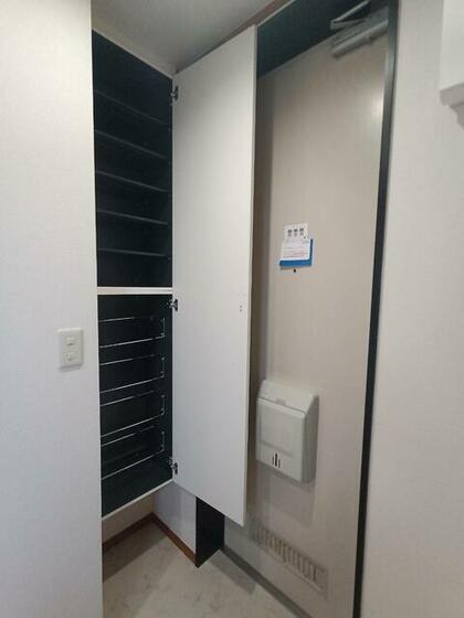 玄関　※別部屋参考写真