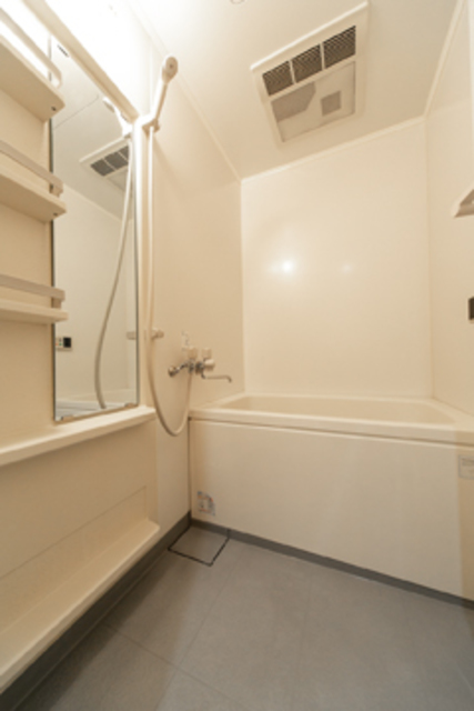 バス・シャワールーム　※写真は同タイプ住戸です。