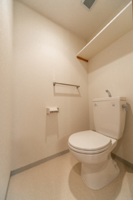 トイレ　※写真は同タイプ住戸です。