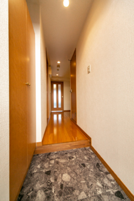 玄関　※写真は同タイプ住戸です。